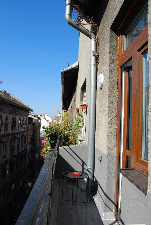 Luxurious Apartment With Balconies In Downtown Bp Budapest Exterior foto